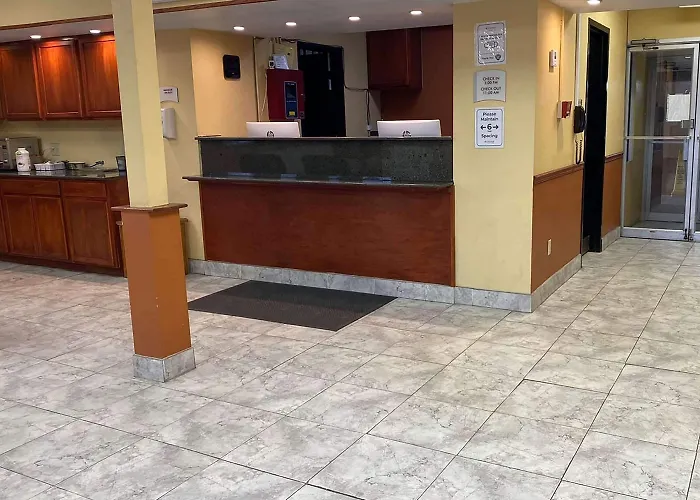 Ramada By Wyndham Rome - Verona